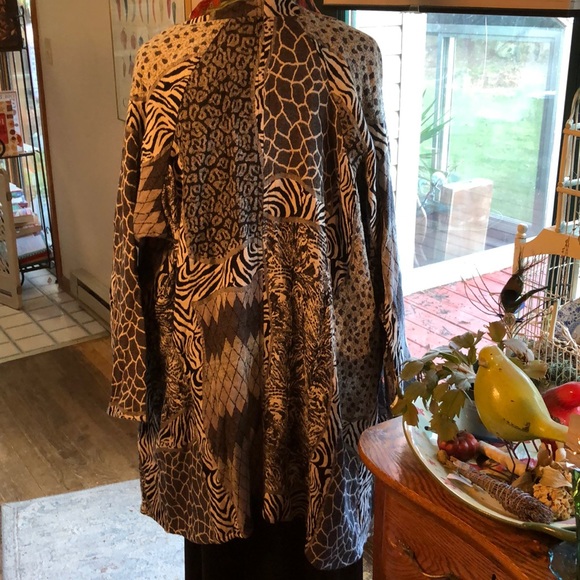 Embroidered Elegance! XL cardigan by Soft Surroundings - Picture 4 of 6